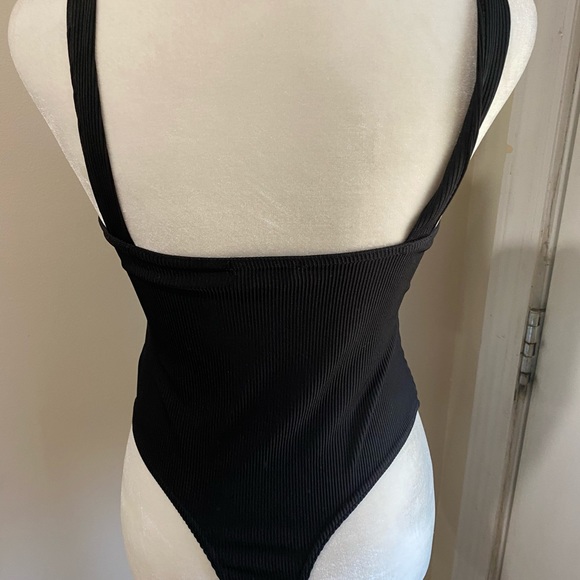 Prettylittlething black bodysuit size 8 - Picture 3 of 8